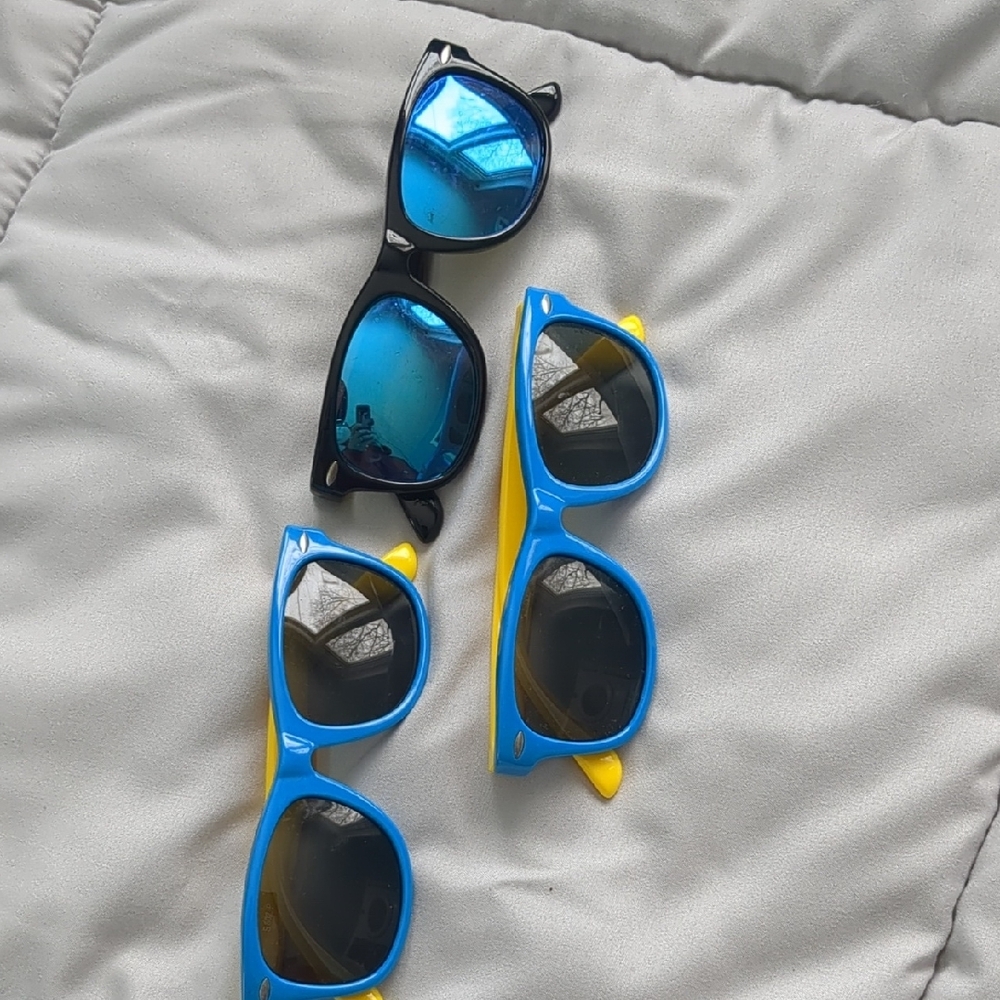 Trendy Blue and Black Kids Sunglasses Set